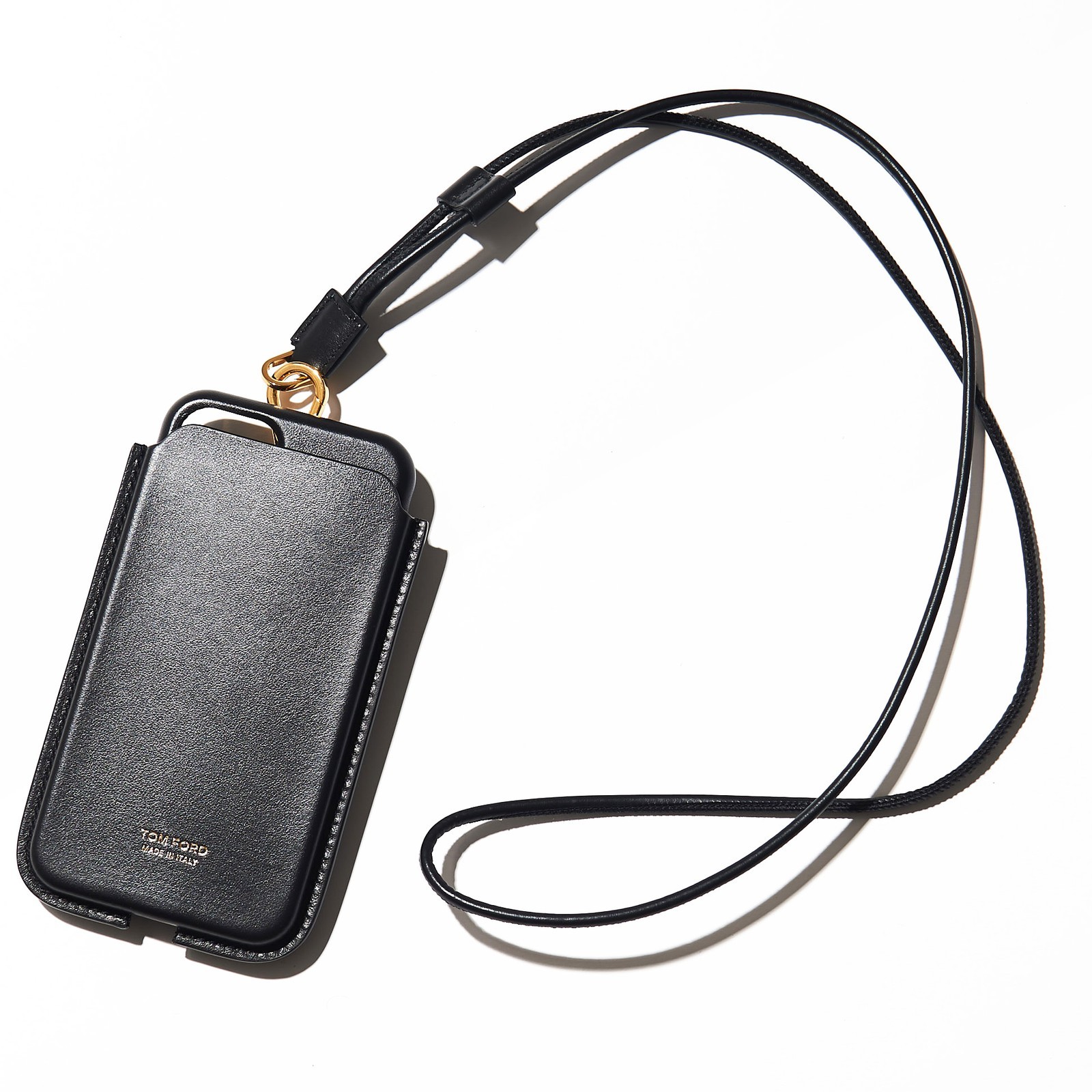 首から下げるミニケースが便利すぎる件（LEON.JP）