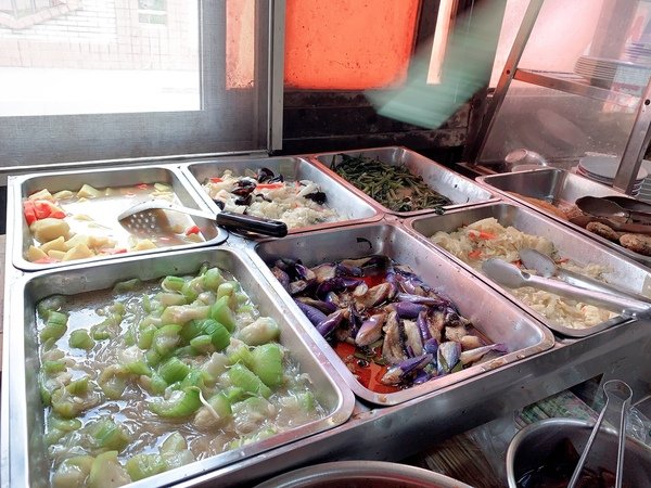 「溪州美食推薦」彰化安心旅遊，現做「蚵仔炒麵/便當/蚵嗲/蘿蔔糕/挫冰/炸粿/菜條/各式湯品」在地美食首選-三條麗華小吃店直擊分享