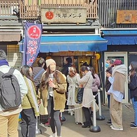 【淺草寺美食】淺草炸肉餅｜來淺草寺絕對必吃的美食之一！外酥軟嫩又會爆湯汁的炸肉餅