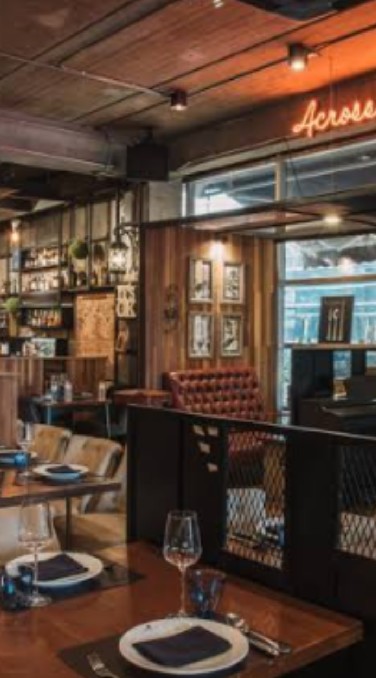 โรล/ROLEPLAY PUB/ร้านอาหาร