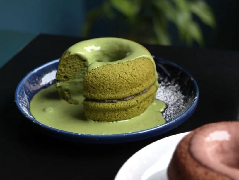 10間抹茶甜點推薦！全家抹茶霜淇淋、甜甜圈抹茶蛋糕必吃，超人氣抹茶百匯在「這家」