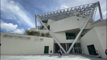 台灣最大！台南市美術館 2 館 Tesla V3 超級充電站 現場全攻略！