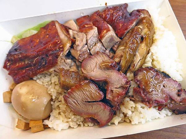 【新莊美食】香城燒臘小館-在地人極力推薦的排隊燒臘店 【新莊美食】香城燒臘小館-在地人極力推薦的排隊燒臘店