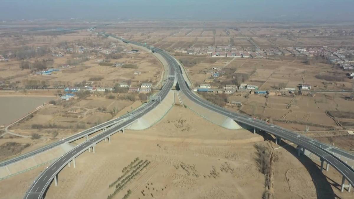 Globalink First Desert Expressway In China S Ningxia Opens To Traffic Xinhua Line Today