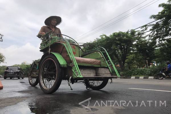 Tukang becak yang naik haji