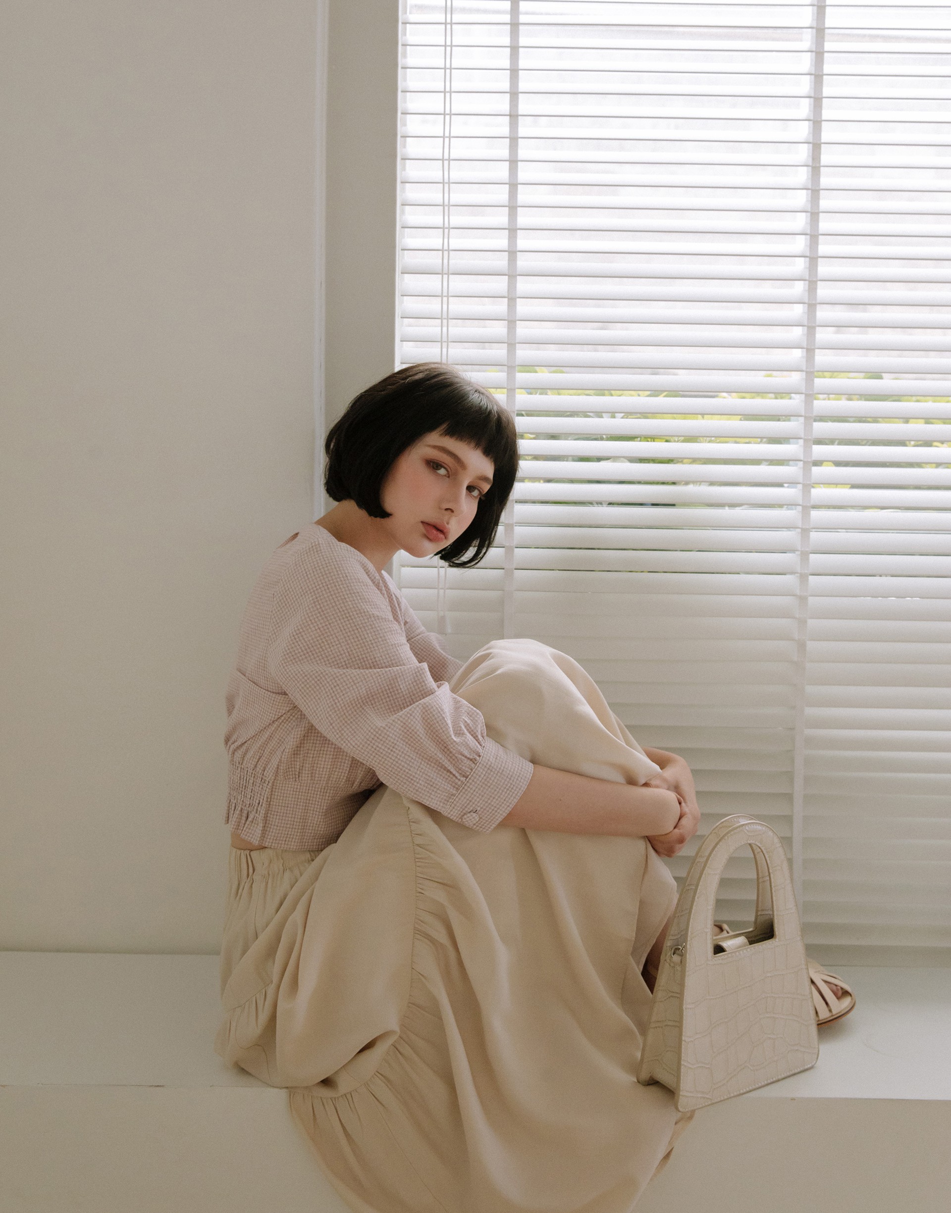 可愛泡泡棉麻質感格紋面料/包布釦設計/後腰鬆緊荷葉設計