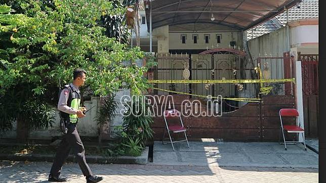 Rumah Dita tampak dari depan