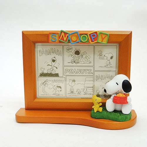 試聽連結:https://youtu.be/USH19f28sD8商品規格：材 質：SANKYO音樂機芯、實木、MDF板、POLY尺 寸：W170×D70×H120mm、相框尺寸3×5品牌國別：日本曲