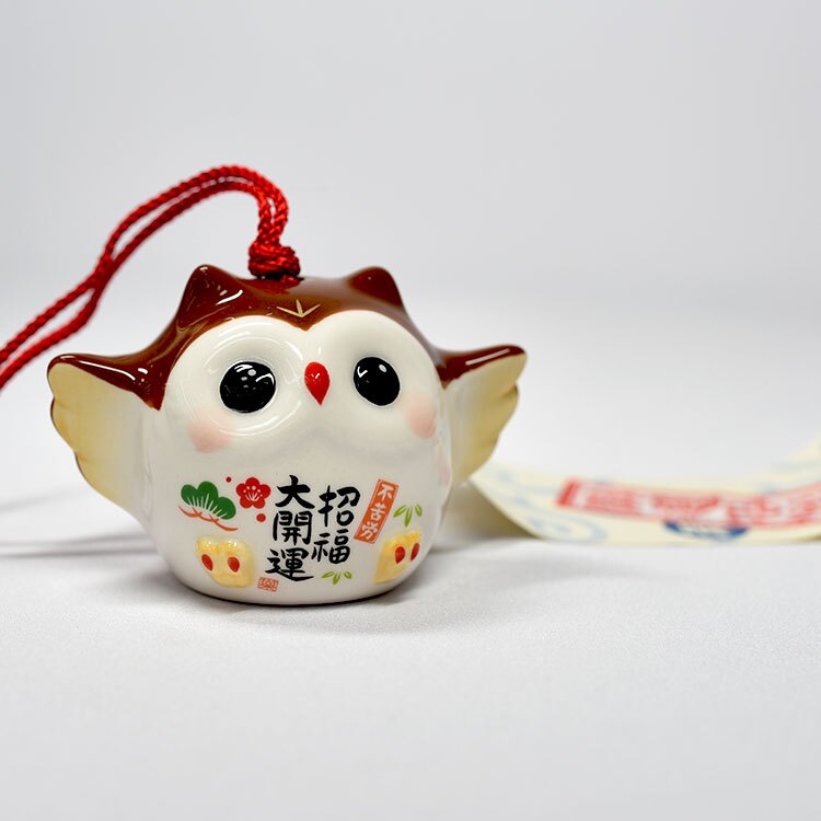 招福大開運 貓頭鷹 陶瓷風鈴 日本藥師窯出品。廚房,生活雜貨與文具用品人氣店家野馬日式雜貨的首頁有最棒的商品。快到日本NO.1的Rakuten樂天市場的安全環境中盡情網路購物，使用樂天信用卡選購優惠更