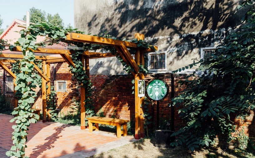全台30間星巴克特色門市盤點！星巴克不只進駐古宅，鐘樓門市、貨櫃屋門市也超美超好拍