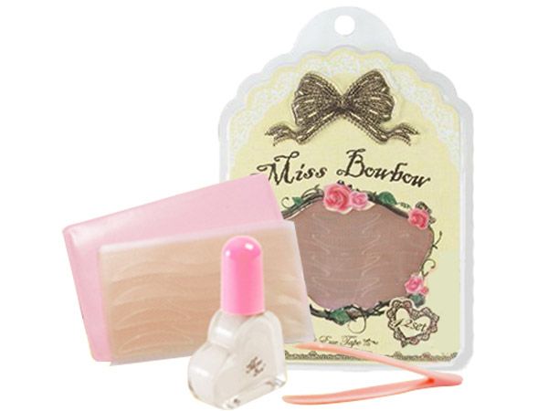 Miss bowbow 撥撥小姐~ 隱形雙眼皮貼-月牙型溫和款(42回) 附膠水【D831108】，還有更多的日韓美妝、海外保養品、零食都在小三美日，現在購買立即出貨給您。