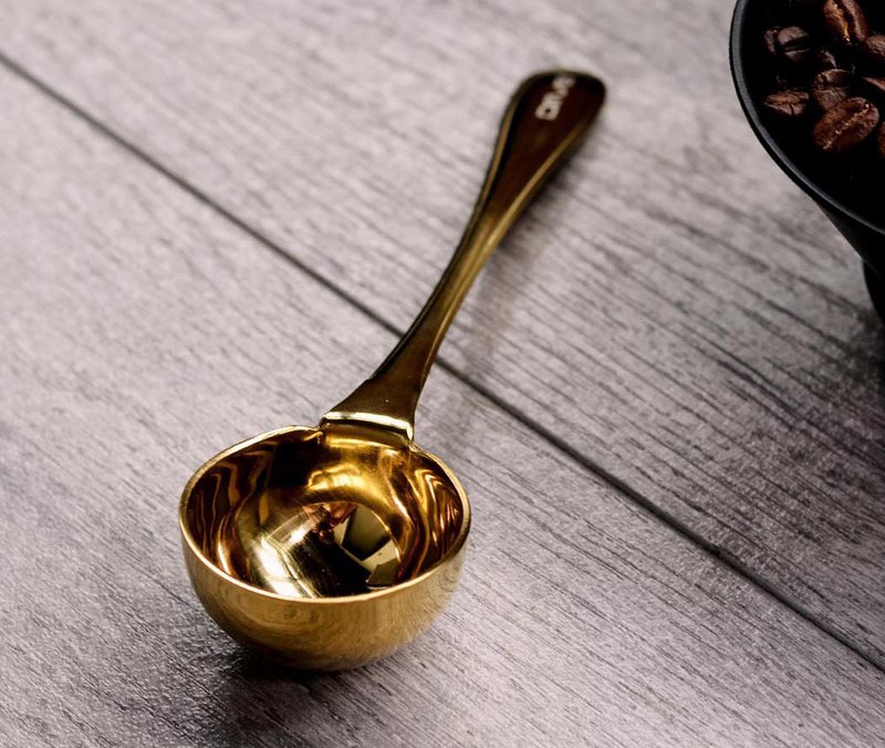 採高級食品級18/8鋼材製作 ‧匙柄採用一體成型製造，耐用不易斷裂 ‧可完全回收再利用達到100%環保 ‧本產品已投保富邦1,000萬產品責任險 ‧100%台灣製造