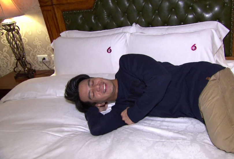 「郭巴」在南投享受歐洲宮廷待遇。（圖／中天提供）