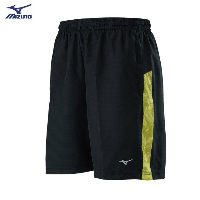 L尺寸股下18CM。剪接升華印花設計。褲口反光燙印。雙邊拉鏈口袋設計。潑水素材。單層路跑短褲。