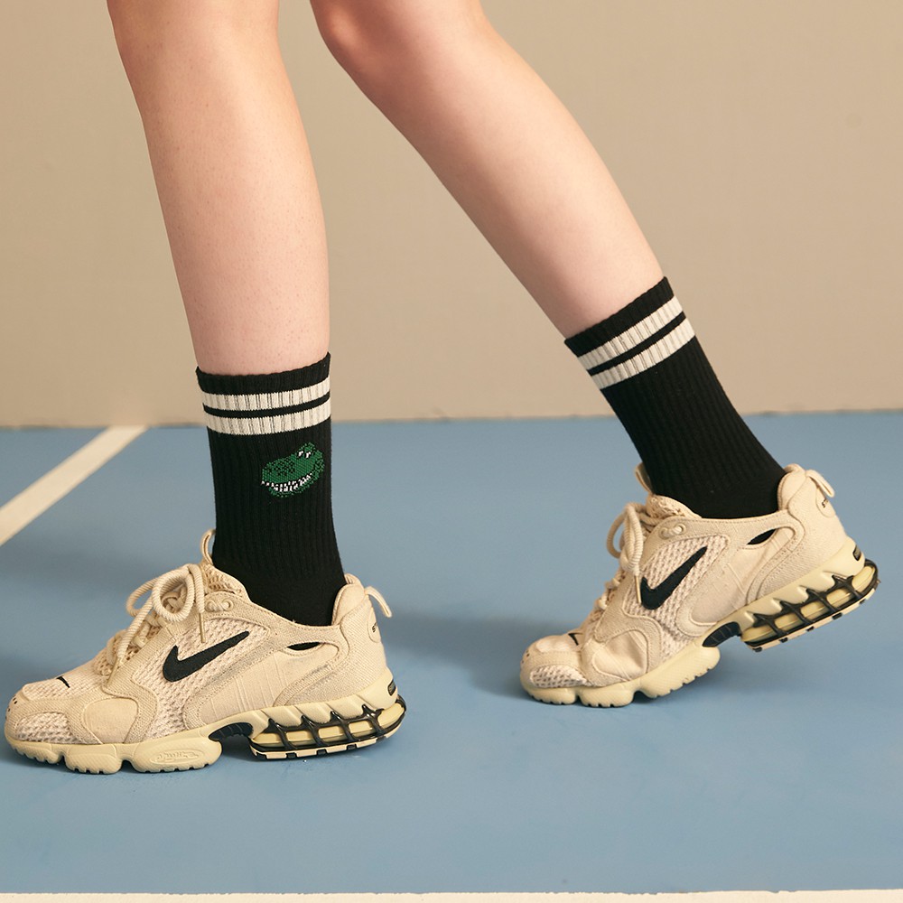 CACO-MIT 抱抱龍中筒襪-女【B2DI115】