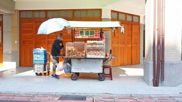 【台北美食】迪化街無名路邊攤蔥油餅-極力推薦來這必吃的超不起眼隱藏版美食