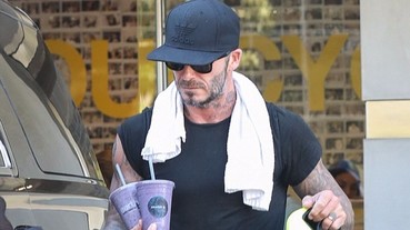 貝克漢外出健身 腳上踩著的是這一雙！