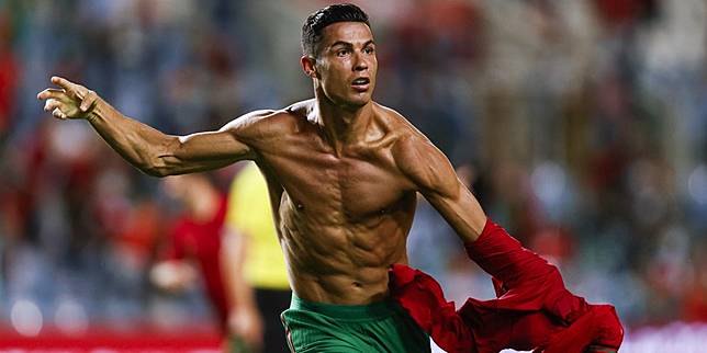 Cristiano Ronaldo mencetak gol ke-111 bersama timnas Portugal saat berjumpa Rep. Irlandia, Kamis (2/9/2021) dini hari WIB (c) Official Twitter Portugal