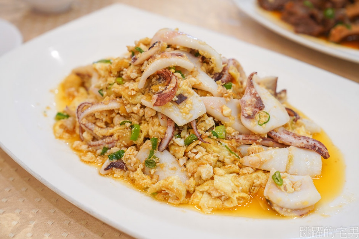 暑假準備衝一波！花蓮10家「從早吃到晚」美食攻略：黃金梅子雞、排隊臭豆腐