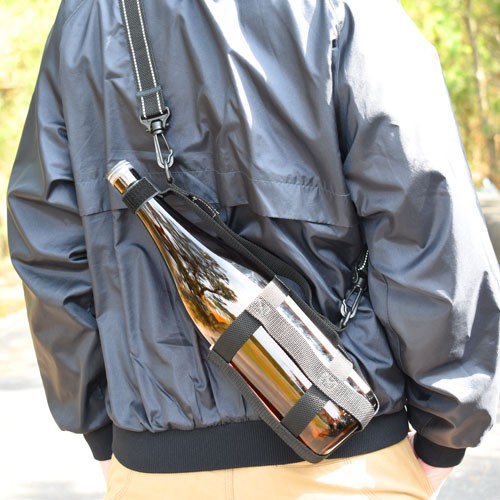 日本酒を注ぎやすく運びやすく 一升瓶ホルダー が秀逸すぎるぞ 四合瓶バージョンもアリ