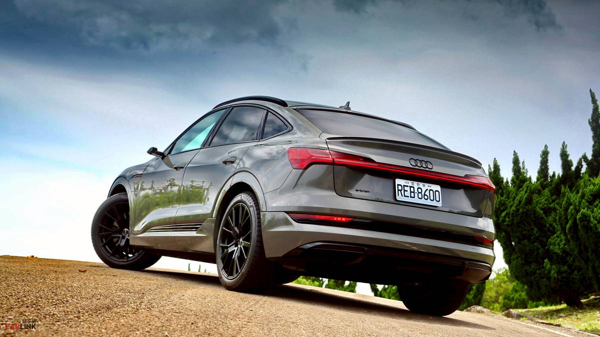 靚 競 靜Audi etron Sportback 55 quattro S Line Black Edition（二） CARLINK