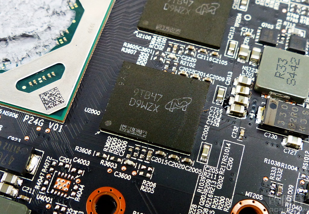 GDDR6 記憶體為 MT61K512M32-14:B，單顆容量 16Gb，共安排 4 顆組成 8GB。