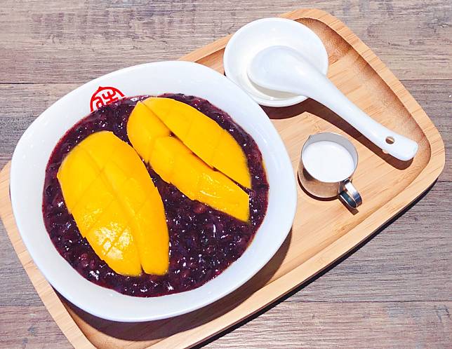 芒果黑糯米及榴槤黑糯米是「滿哥甜品坊」店內的人氣甜品(圖片提供/滿哥甜品坊)