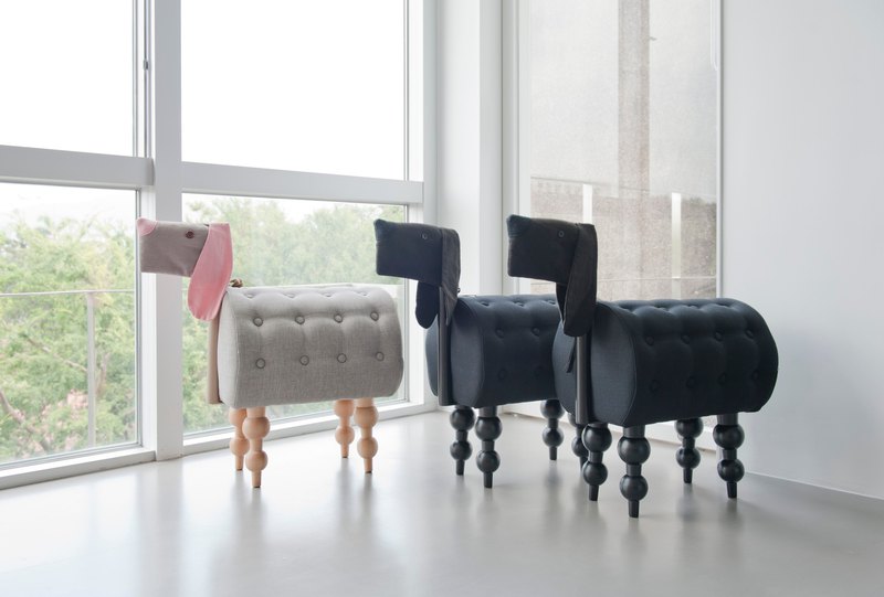 可愛動物造型單椅，原木椅腳承載力足夠，可當玄關穿鞋椅、客廳椅凳、居家裝飾等...兼具實用與美感，快讓滿載生命力的動物們，豐富你的生活吧！