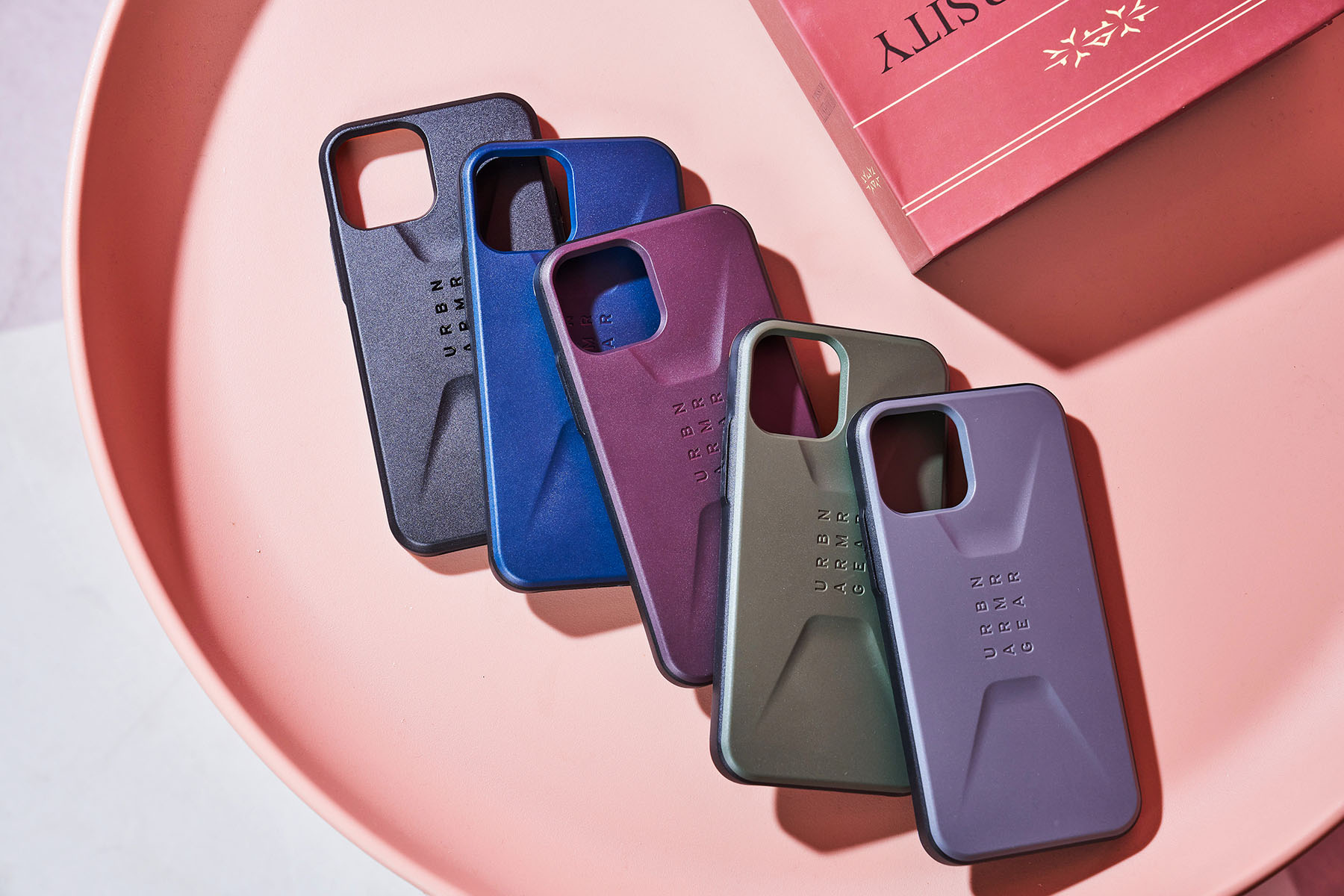 簡約系列一共有五種顏色可挑，其中，藍、灰、紫是今年新加入的色系。