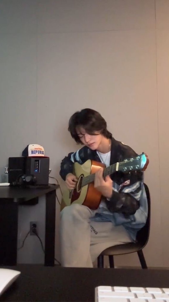 元彬尼喵泡泡翻譯俱樂部🐱🎸