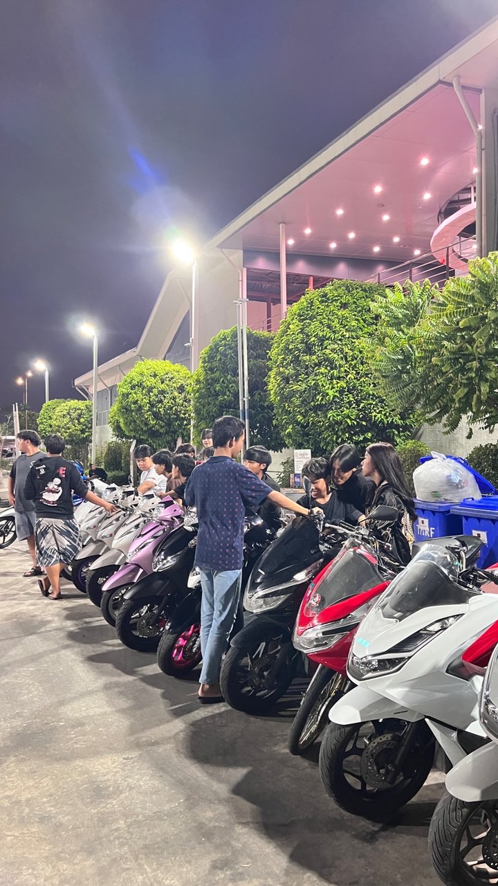 พี่น้องบ้าน48🇭🇺✨