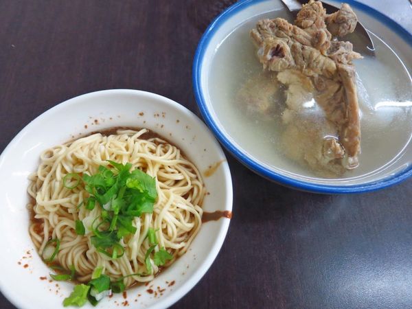 【蘆洲美食】饞傳統美食-入口即化的美味排骨湯