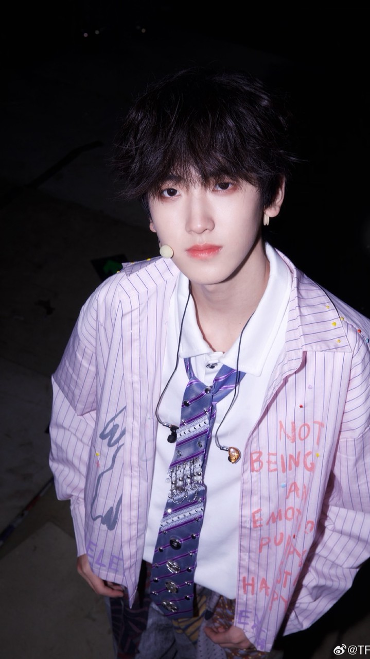 𝑆𝑡𝑎𝑟𝑠 𝑐𝑎𝑛’𝑡 𝑠ℎ𝑖𝑛𝑒 𝑤𝑖𝑡ℎ𝑜𝑢𝑡 𝑑𝑎𝑟𝑘𝑛𝑒𝑠𝑠