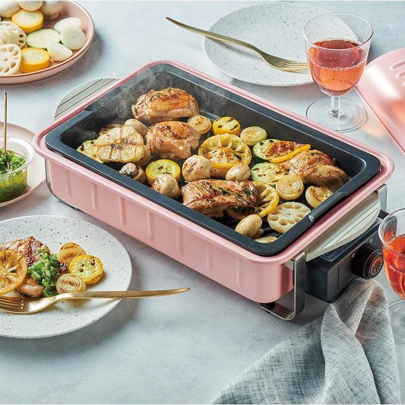 產品特色 櫻花粉限定款限量上市 隨附燒烤盤、平煎盤，可以運用在各式不同料理 時尚造型、優雅色調，多色可選 鑄鐵風格設計，完全襯托出料理的質感和美味 改良式加熱器，提供足夠的火力和溫度 未組裝完整絕不通