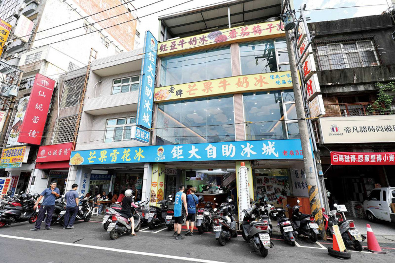 店家目前已經擴展到3間店面，內部用餐區域更大了。（圖／于魯光攝）