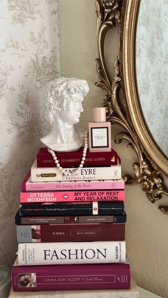 ˙  📕  ˳      ⊹     ♡   ˙