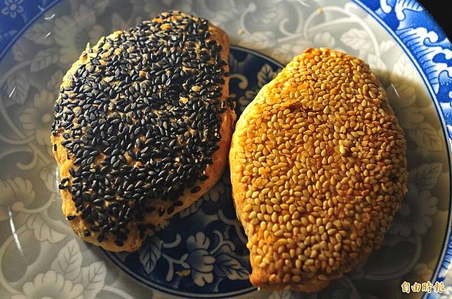 台南孔廟特色「束脩」 黑白餅曝光 自由電子報 LINE TODAY