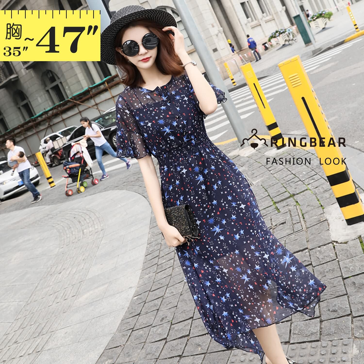 小洋裝--氣質五分喇叭袖壓皺收腰不規則裙襬星空印花雪紡連身裙(藍L-3L)-D537眼圈熊中大尺碼