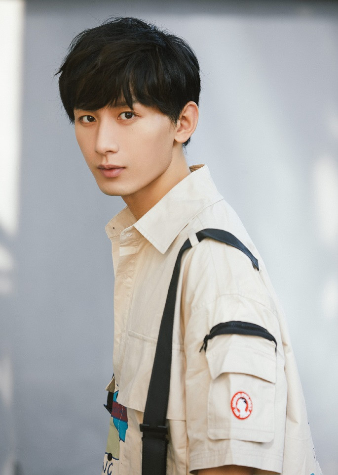 《琉璃》古裝男神穿時裝1：成毅 飾演 禹司鳳