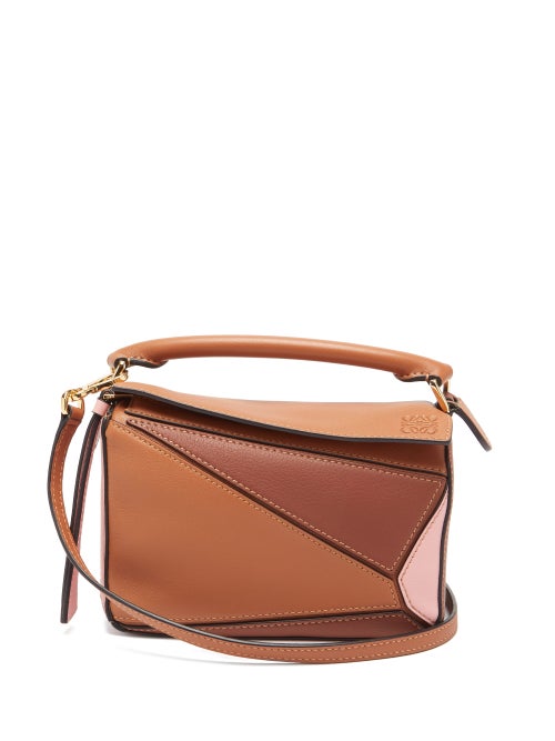 Loewe - Loewe's iconic Puzzle bag is iterated here in a caramel-brown hue with light pink panels for