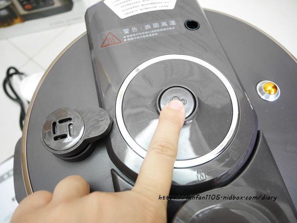 【HERAN】禾聯微電腦壓力鍋 #不沾球形內鍋 #9道自動菜單 #3種米飯口感 #壓力鍋燉肉 #煮飯燉湯 #安全防爆 #一鍵洩壓 (10).JPG