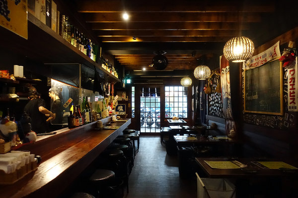 板橋深夜美食-老味噌居酒屋，江子翠捷運美食，板橋江子翠好吃串燒，能開心吃燒烤喝酒的板橋人氣宵夜推薦 