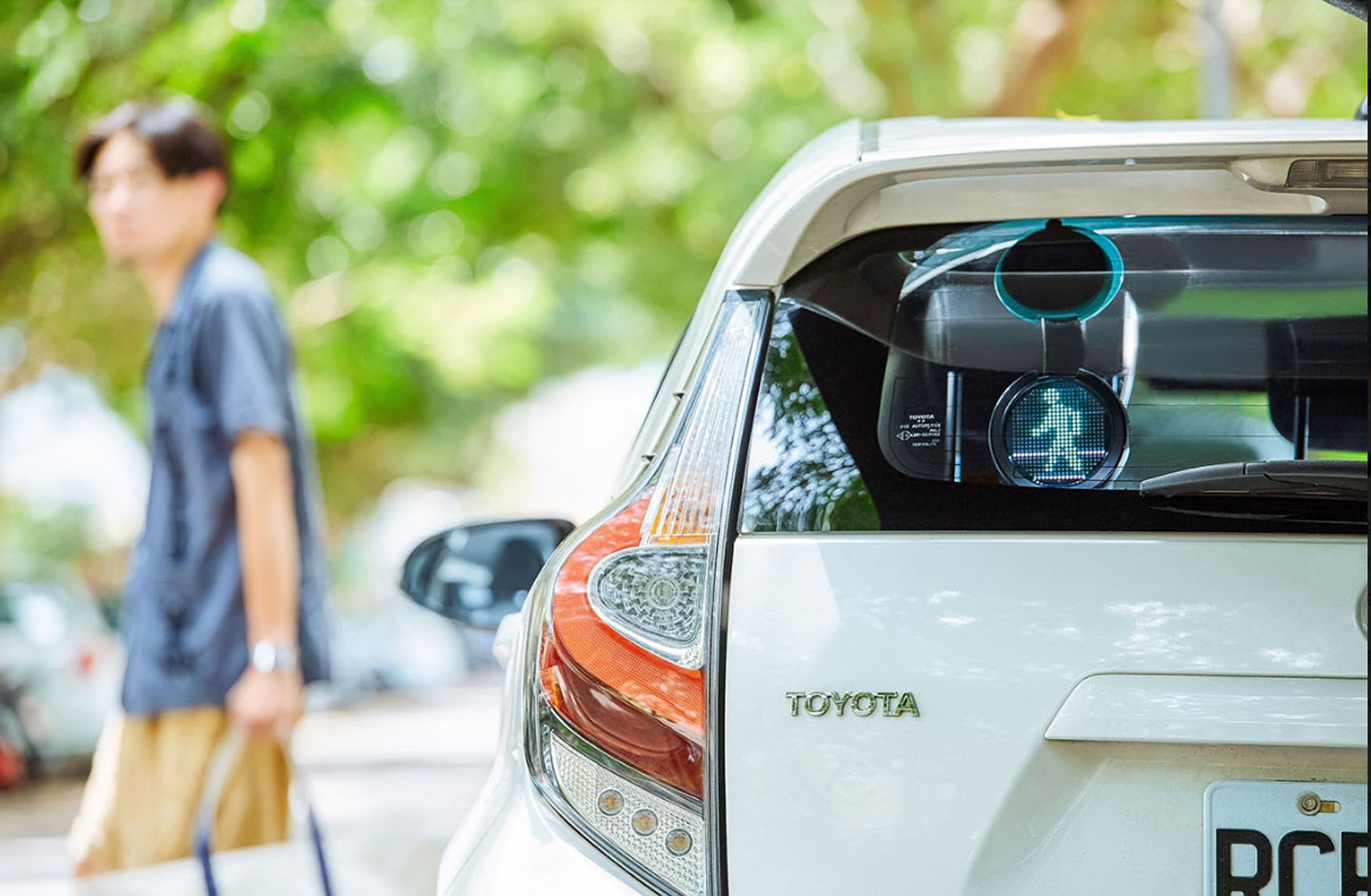 CarWink 駕駛小夥球開箱動手玩：多樣化表情符號搭配聲控操作，輕鬆搭起與後車溝通的橋樑！