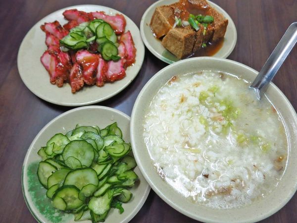 【板橋美食】陳記香菇肉粥-在地人也推薦的宵夜美食 【板橋美食】陳記香菇肉粥-在地人也推薦的宵夜美食