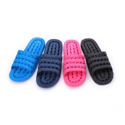 ◎獨特編織造型，透氣舒適|◎孔洞大底，絕佳速乾排水體驗|◎台灣製造，安心品質鞋面：PVC發泡│內裡：PVC發泡│中底：PVC發泡│大底：PVC發泡混色商品，隨機出貨不挑色！單腳重：234g長/寬/高：