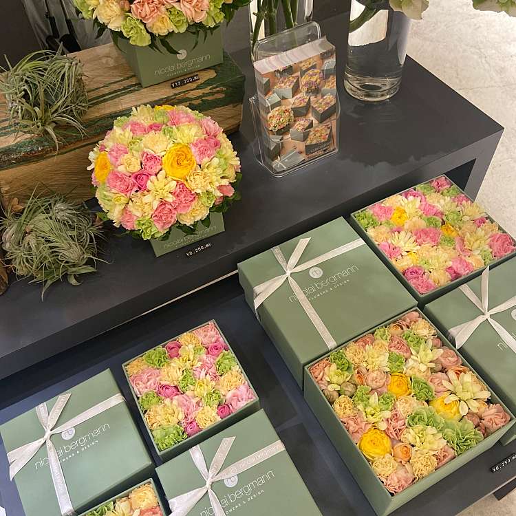 Nicolaibergmann Flowers Design 京都店 ニコライバーグマンフラワーズアンドデザインキョウトテン 山崎町 三条駅 フラワー ショップ By Line Place