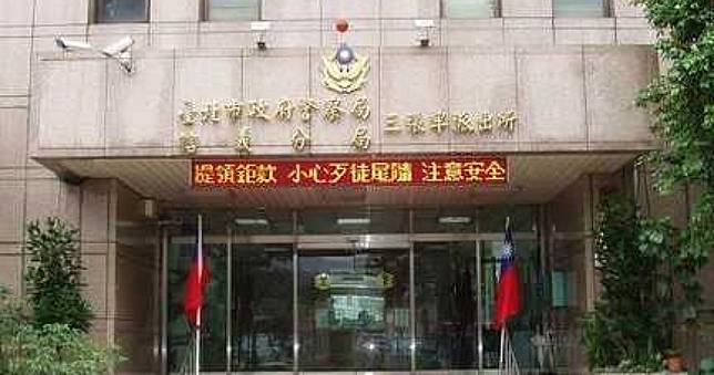 朋友毆警遭逮　國安局軍官幫出頭踹破警所玻璃門