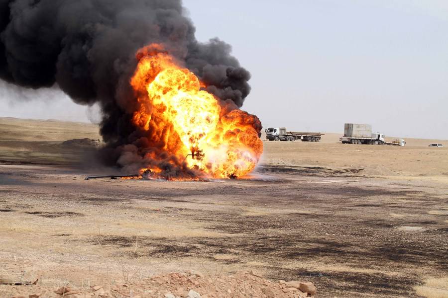 Нападение на страну. Нефтяные фирмы в Ираке. Нефтяные пожары в Ираке. Нефтеперерабатывающие заводы в Ираке.