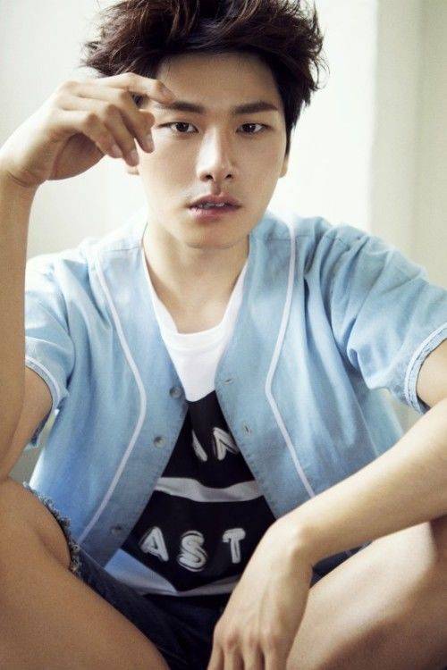 Lee yi kyung. Ли и ген актер. Ли гён мин. Ген.