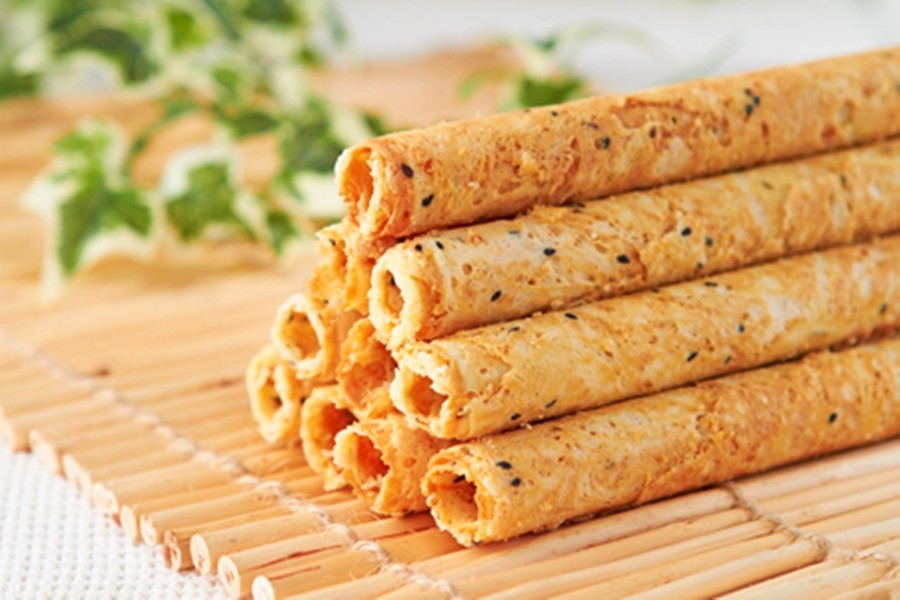 福義軒師傅自創品牌三十年手工蛋捲製作經驗多種美味一次呈現超大包裝每包約500g實在超大包不用親自到嘉義現在下單就美味直送到家7種口味任你挑選用心的蛋捲吃過就知道 福義軒老老闆的第二個兒子老牌的蛋捲師傅